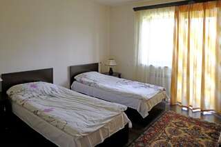 Отели типа «постель и завтрак» Chez Yvette Гарни Двухместный номер с 2 отдельными кроватями и ванной комнатой-3